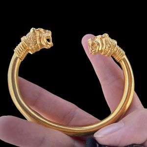 Metropolitan Museum of Art replica high Karat gold plated lion head cuff bangle
